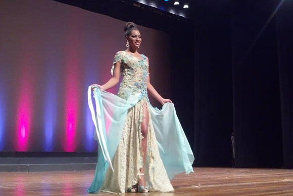 Isabella durante o desfile de gala / Foto: Divulgação