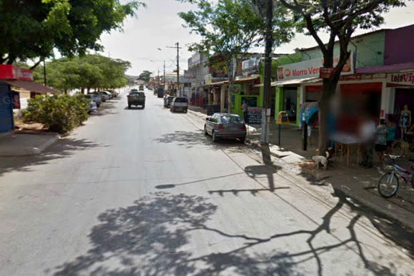 Atropelamento foi próximo ao local onde acontece a feira de domingo / Foto: Googlestreetview 