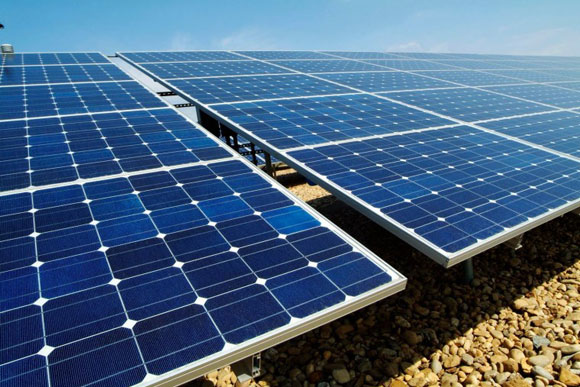 Placas de energia solar serão instaladas no Centro Universitário / Foto: Divulgação