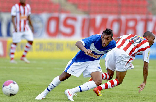 Cruzeiro e Villa jogaram na Arena em 2012 com vitória celeste / Foto: Divulgação IG