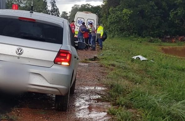 Motociclista foi atropelado por um carro — Foto: Lorena Lemos/ Inter TV