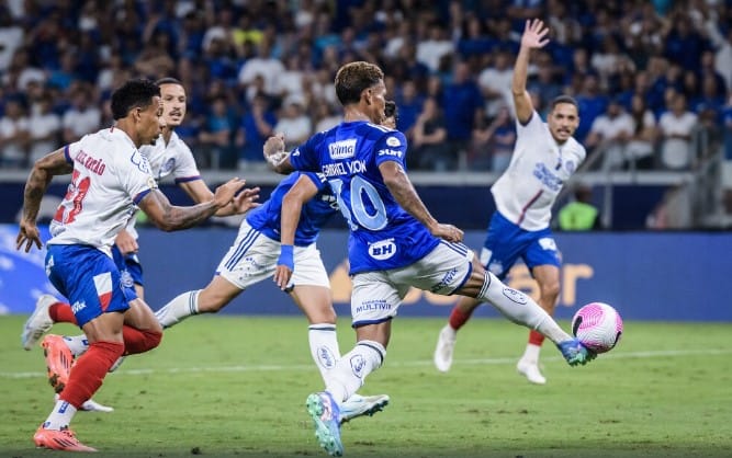 Cruzeiro marcou um segundo gol na partida contra o Bahia, mas o lance foi invalidado pela arbitragem/Foto: Gustavo Aleixo/Cruzeiro