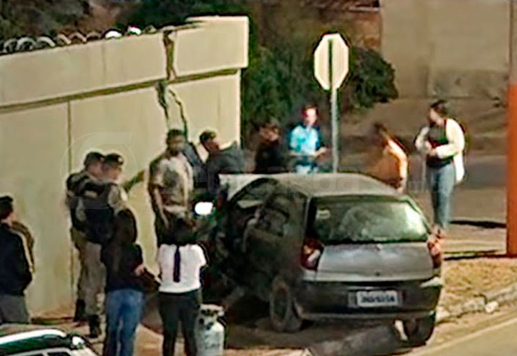 Motorista estava sozinho no veículo / Foto: cedidas ao SeteLagoas.com.br