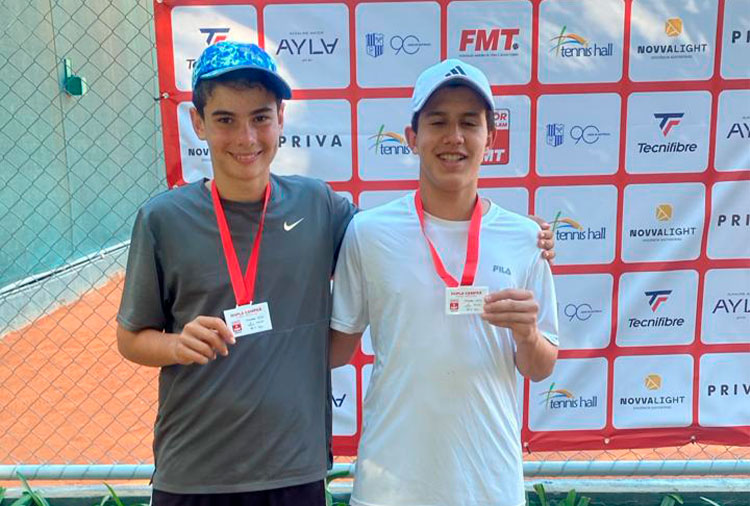 Rafael Tavares e seu parceiro João Acquaviva, campeões de duplas do Grand Slam Junior. Foto: Acervo pessoal.